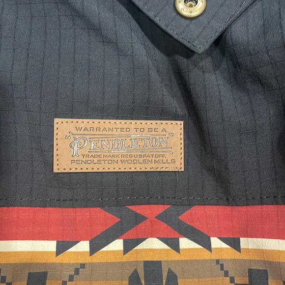 Brand new with tags Pendelton jacket CM386-83320 Nehalem Tan. - Picture 4 of 6